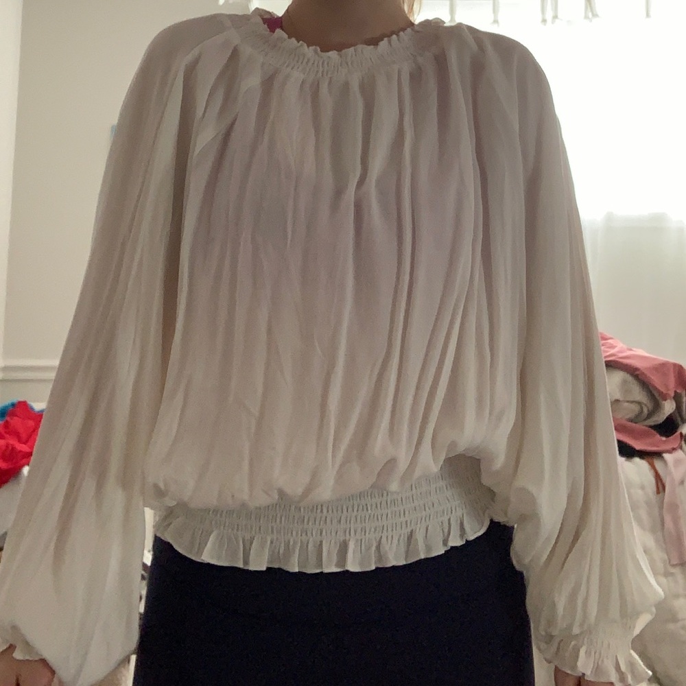 Puffy long sleeve shirt from vestibule